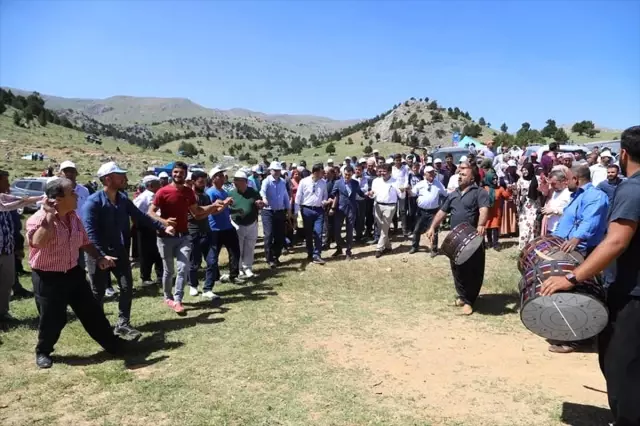 1. Ayran Pınarı Festivali düzenlendi 1. Ayran Pınarı Festivali düzenlendi