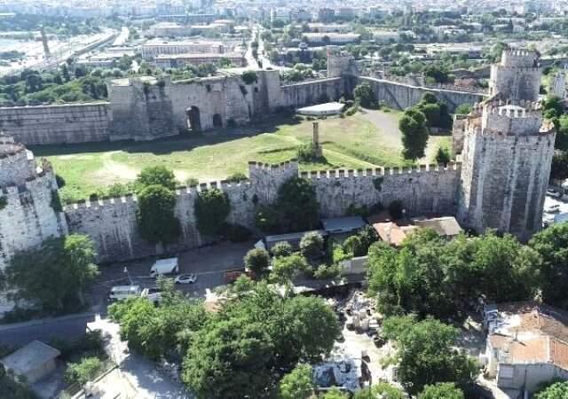 16 asırlık tarihi İstanbul surları 'tehlike' altında