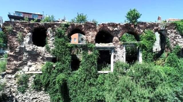 16 asırlık tarihi İstanbul surları 'tehlike' altında