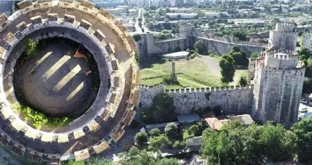 16 asırlık tarihi İstanbul surları