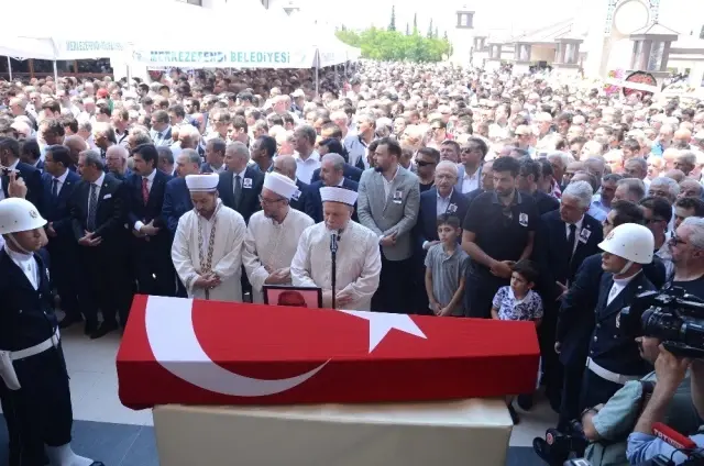 Antalya'da hayatını kaybeden CHP'li vekil Denizli'de toprağa verildi