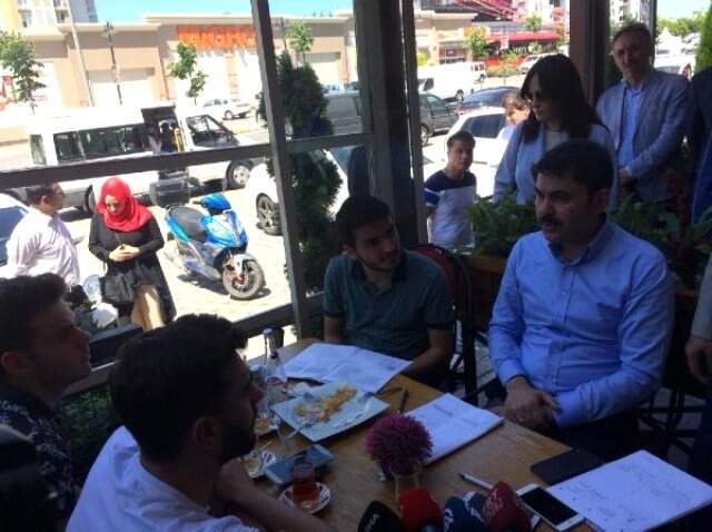 Bakan Kurum çözemediği matematik sorusu için eşinden yardım aldı