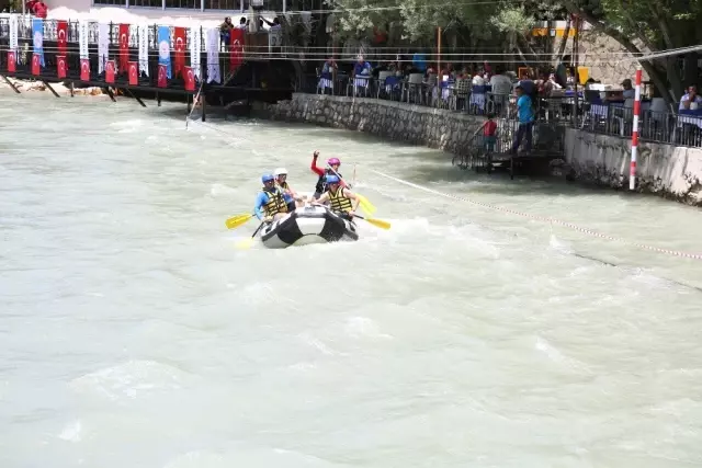 Dünya Rafting Şampiyonası heyecanı antrenmanla başladı Dünya Rafting Şampiyonası heyecanı antrenmanla başladı