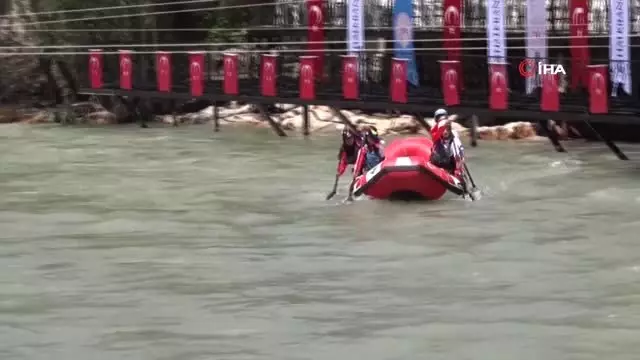 - Dünya Rafting Şampiyonası heyecanı antrenmanla başladı- Dünya Rafting Federasyonu Başkanı Danilo... - Dünya Rafting Şampiyonası heyecanı antrenmanla başladı- Dünya Rafting Federasyonu Başkanı Danilo...
