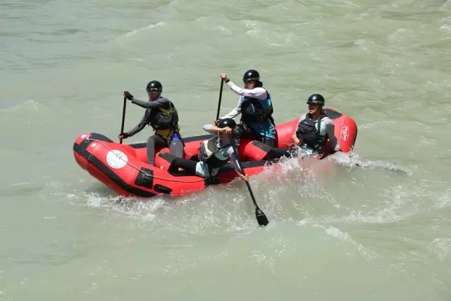 Dünya Rafting Şampiyonası heyecanı antrenmanla başladı Dünya Rafting Şampiyonası heyecanı antrenmanla başladı