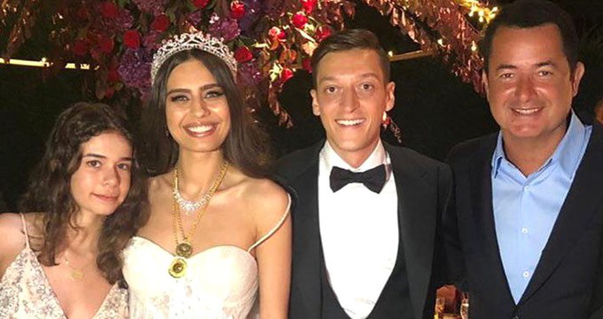 Fenerbahçeli taraftarlardan Acun Ilıcalı'ya mesaj: Acun abi Mesut'u Fener'e getir