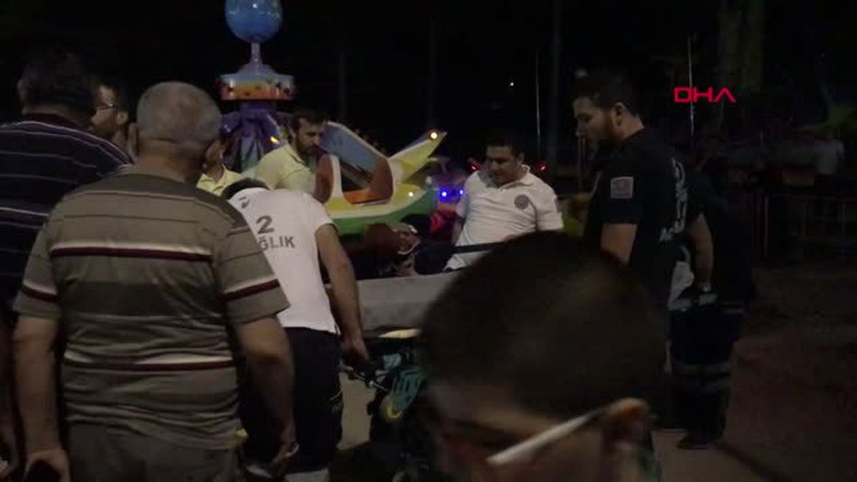 LUNAPARKTA TIRTIL KOPTU: 4 YARALI