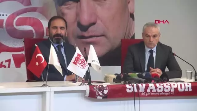 SPOR Rıza Çalımbay, Sivasspor'a imza attı SPOR Rıza Çalımbay, Sivasspor'a imza attı