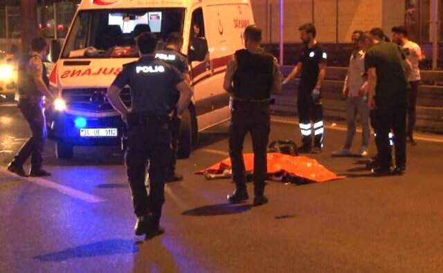 Üst geçitten yol düşen kişi otomobilin altında metrelerce sürüklenerek öldü