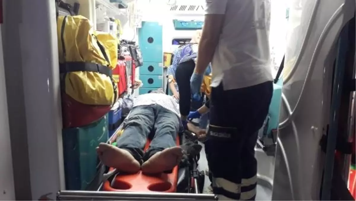 Adıyaman'da minibüs şarampole devrildi: 6 yaralı