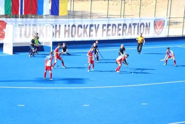 Avrupa Şampiyonasında Polisgücü Erkek Hokey takımı destan yazıyor Avrupa Şampiyonasında Polisgücü Erkek Hokey takımı destan yazıyor