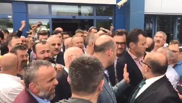 Bakan Soylu'ya havalimanında 'Akıllı ol' diye seslenen kişiye suç duyurusu