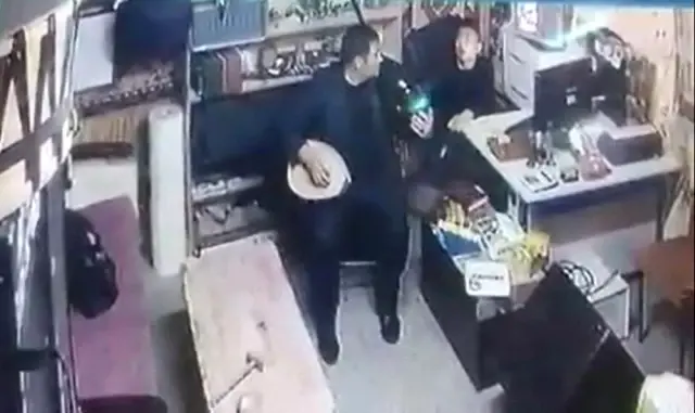 Bam teline basınca ne olduğunu anlayamadı