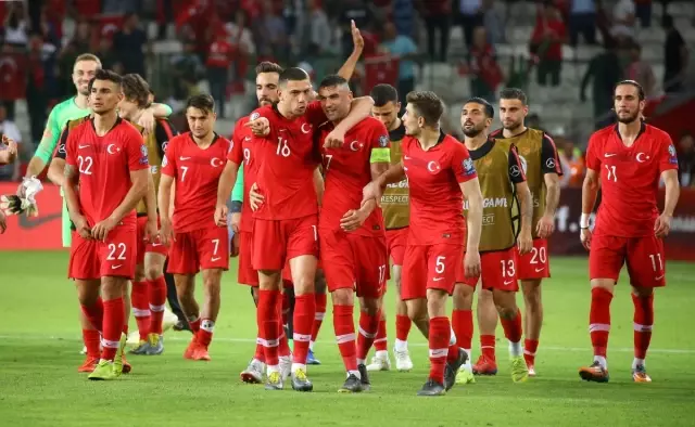 Burak Yılmaz ve Dorukhan Toköz Fransa karşısında büyüledi Burak Yılmaz ve Dorukhan Toköz Fransa karşısında büyüledi