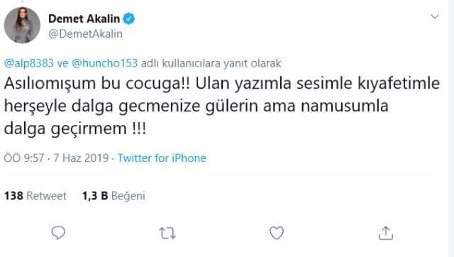 Demet Akalın, kendisine mesaj atmış gibi Photoshop yapan takipçisine ateş püskürdü: Namusumla oynatmam