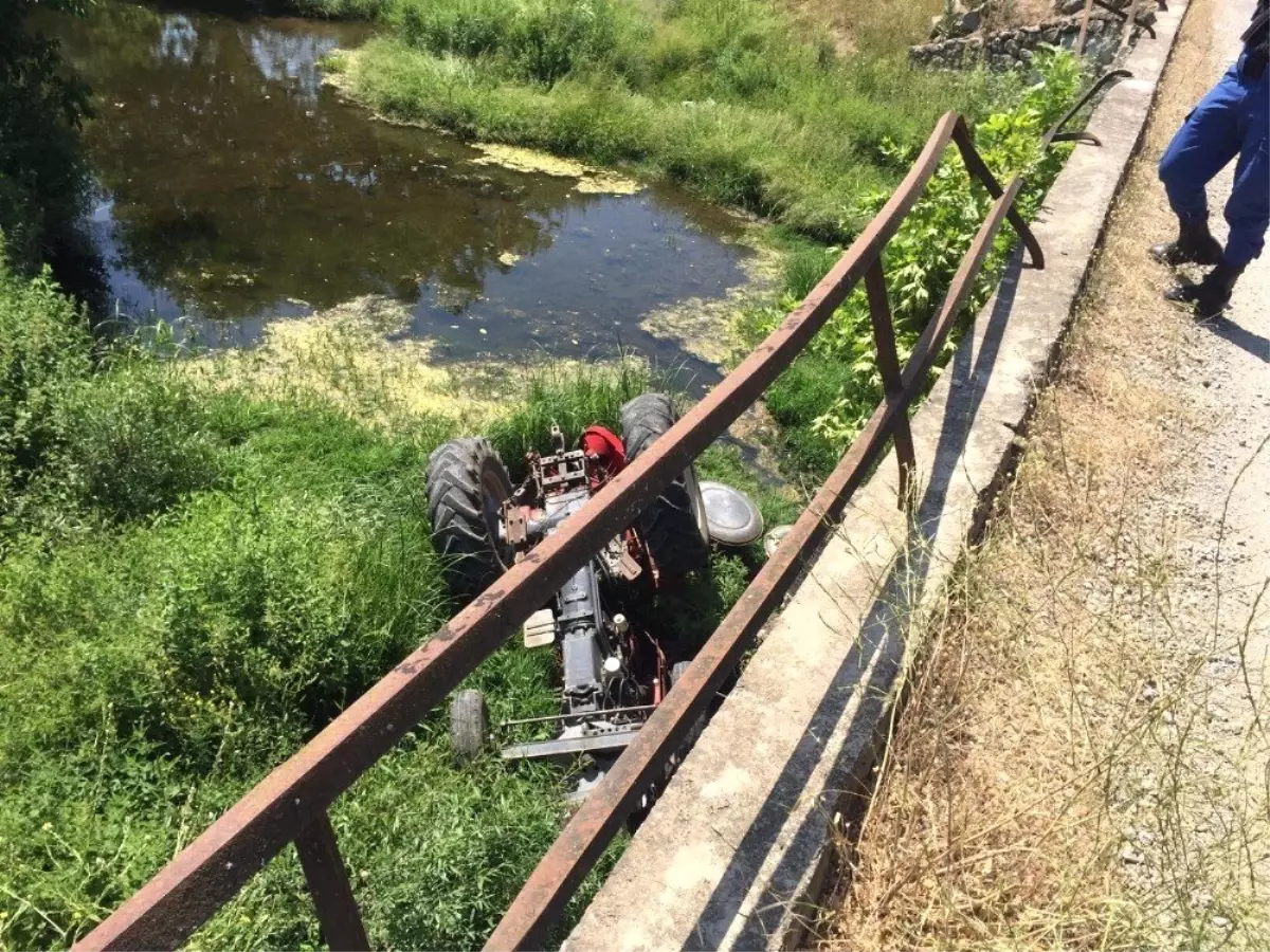 Dursunbey'de traktör köprüden uçtu: 1 ölü
