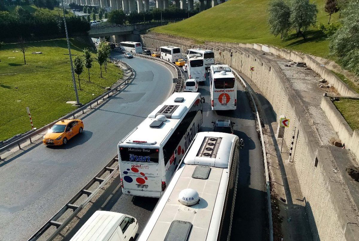 Esenler 15 Temmuz Demokrasi Otogarı'nda dönüş yoğunluğu