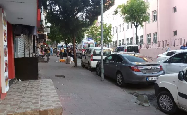 İstanbul Esenler'de cinnet getiren adam eşini ve çocuklarını vurup intihar etti
