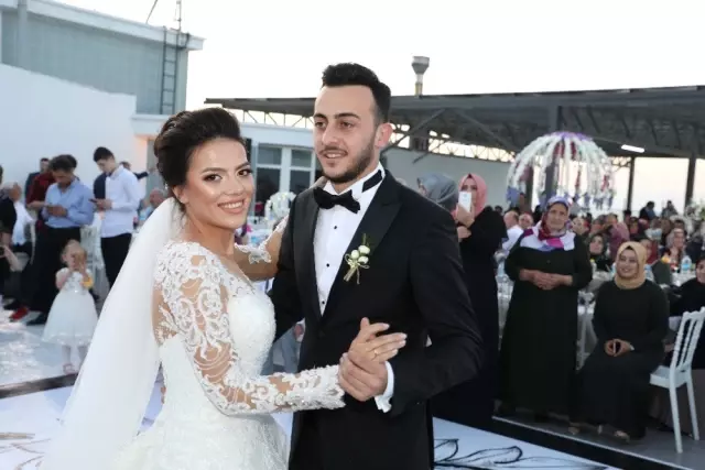 Samsunspor'un kalecisi Furkan Köse evlendi Samsunspor'un kalecisi Furkan Köse evlendi