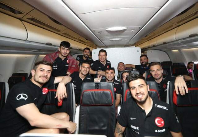 A Milli Takım'ın İzlanda uçağında büyük fedakarlık!