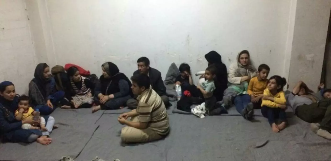 Ayvalık'ta Afganistan uyruklu 32 kaçak göçmen yakalandı