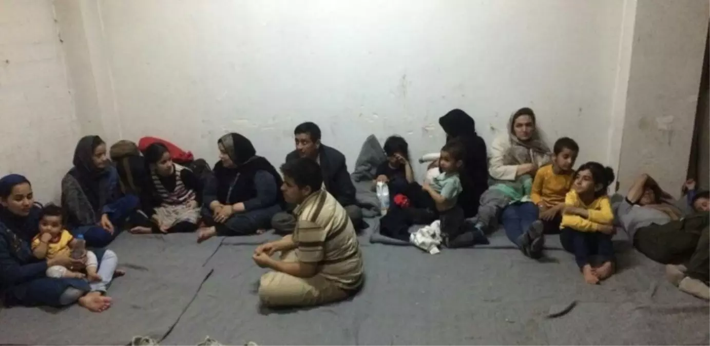 Ayvalık'ta Afganistan uyruklu 32 kaçak göçmen yakalandı
