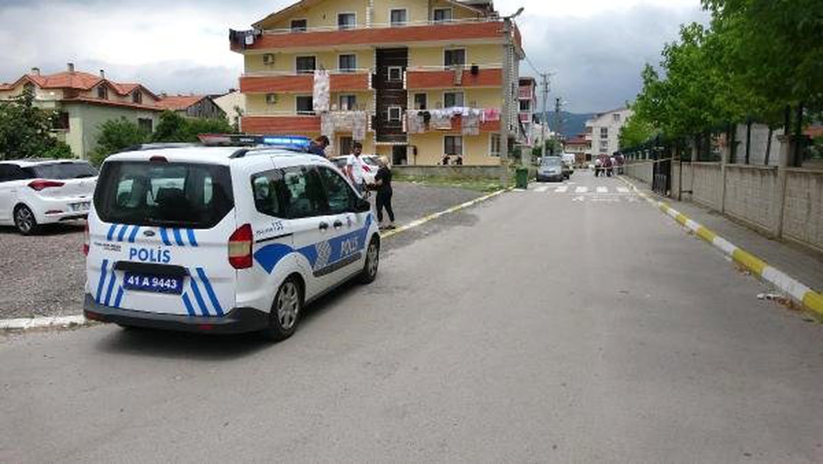 Kantin işletmecisi, borcunu ödemeyen adamı okulun önünde tüfekle vurdu