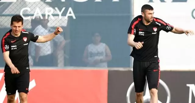 Burak Yılmaz: Emre abi iyi ki fırçayı görmedin Burak Yılmaz: Emre abi iyi ki fırçayı görmedin