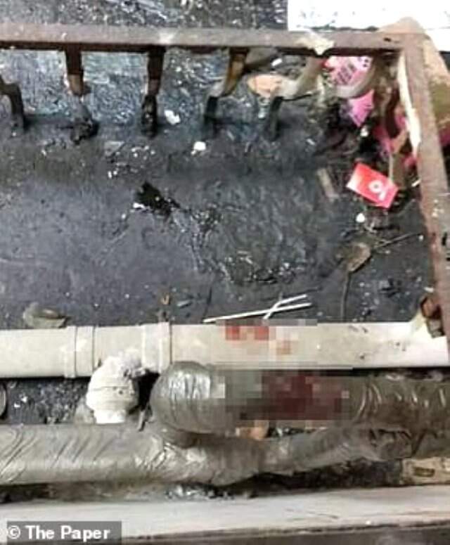 Çinli anne yeni doğan bebeğini 3. kattaki evinin penceresinden aşağıya attı