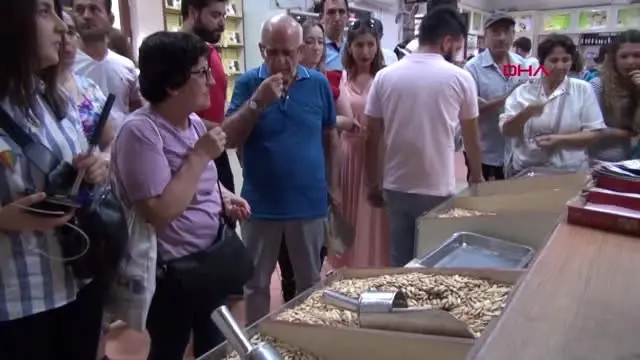 Nevşehir'de turistlerin gözdesi kabak çekirdeği oldu