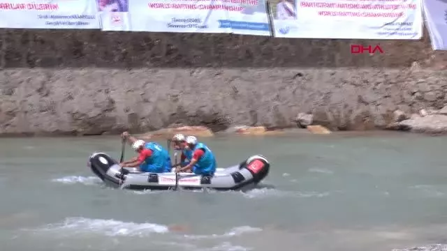 TUNCELİ Dünya Rafting Şampiyonası'nda yarışlar başladı TUNCELİ Dünya Rafting Şampiyonası'nda yarışlar başladı