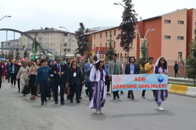 Ağrılılar öğrenme şenliğinde eğlendi Ağrılılar öğrenme şenliğinde eğlendi