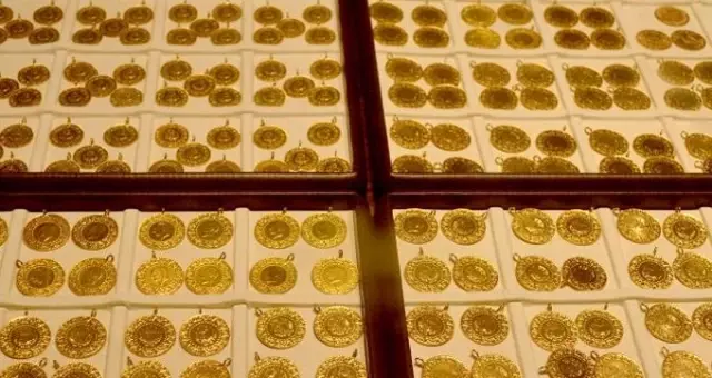 Altın düşüşünü sürdürüyor! İşte gram, çeyrek ve cumhuriyet altını fiyatları Altın düşüşünü sürdürüyor! İşte gram, çeyrek ve cumhuriyet altını fiyatları
