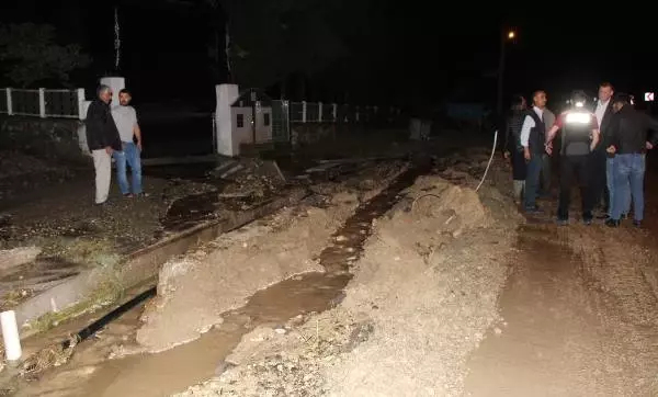 Burdur'da sel; evler ve tarım arazileri zarar gördü