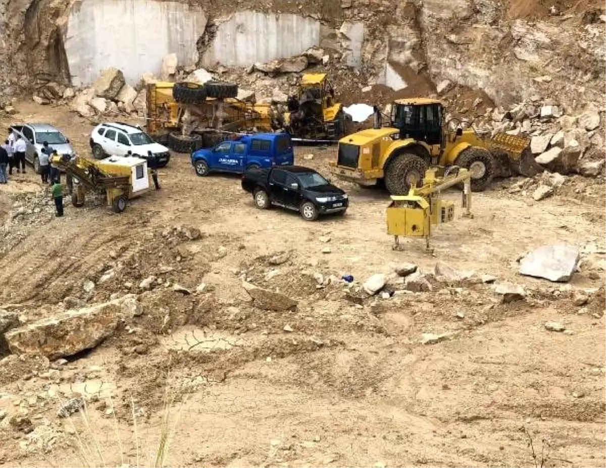 İş makinesiyle 30 metreden düşen operatör öldü
