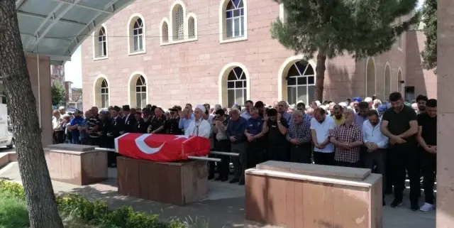 Kıbrıs gazisi son yolculuğuna uğurlandı Kıbrıs gazisi son yolculuğuna uğurlandı