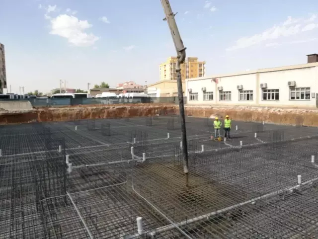 Kızıltepe'de 3 bin kişilik caminin temeli dualarla atıldı