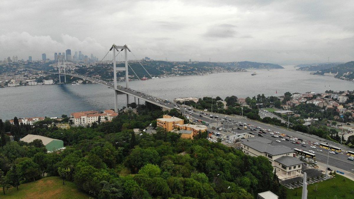 15 Temmuz Şehitler Köprüsü'nde hareketli dakikalar! Polis ateş ederek durdurdu