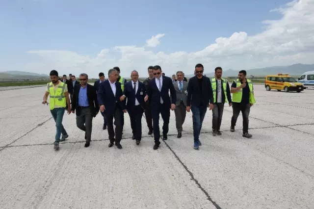 8 yıldır Erzurum'da bekleyen Gürcistan uçağı için harekete geçildi 8 yıldır Erzurum'da bekleyen Gürcistan uçağı için harekete geçildi