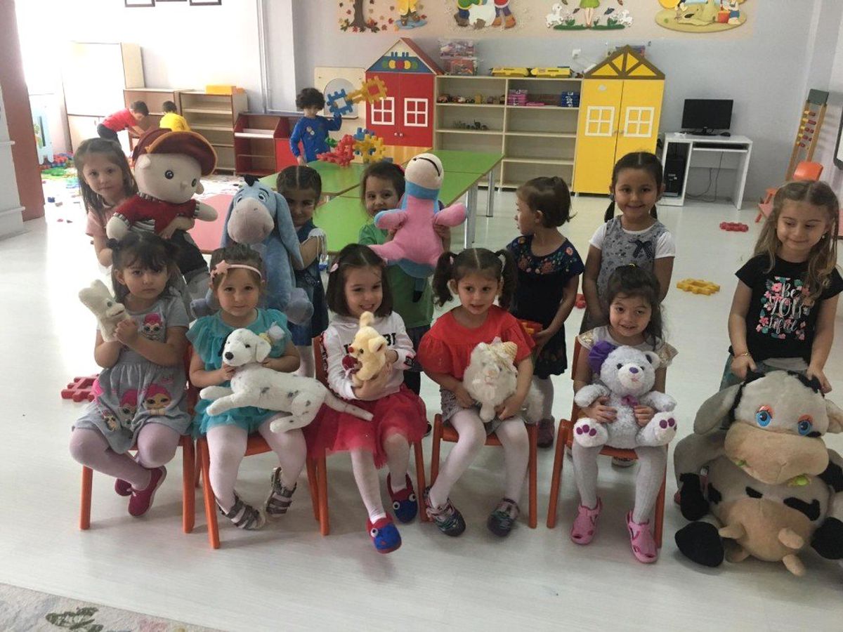 Anaokulu'nda 'Bir bakmışsın oyuncak kardeşi olmuş tüm dünya' kampanyası