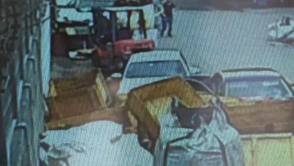 Başakşehir'de otomobilden 60 bin lirayı böyle çaldılar