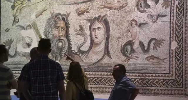 Dünyaca ünlü Zeugma Mozaik Müzesi'ni bayramda 22 bin kişi ziyaret etti Dünyaca ünlü Zeugma Mozaik Müzesi'ni bayramda 22 bin kişi ziyaret etti