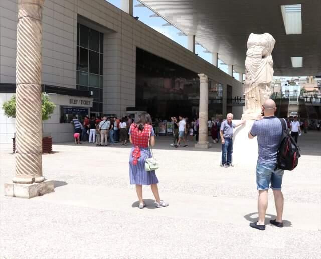 Dünyaca ünlü Zeugma Mozaik Müzesini bayramda 22 bin kişi ziyaret etti