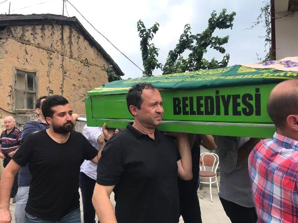 Gazeteci Cem Tekel'in annesi son yolculuğuna uğurlandı