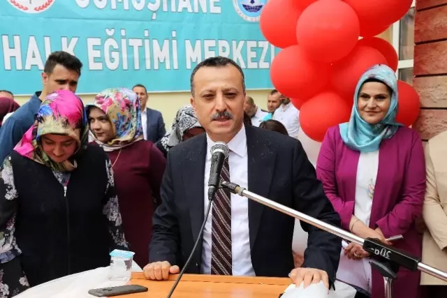 Gümüşhane'de kursiyerlerin bir yıllık emekleri görücüye çıktı Gümüşhane'de kursiyerlerin bir yıllık emekleri görücüye çıktı
