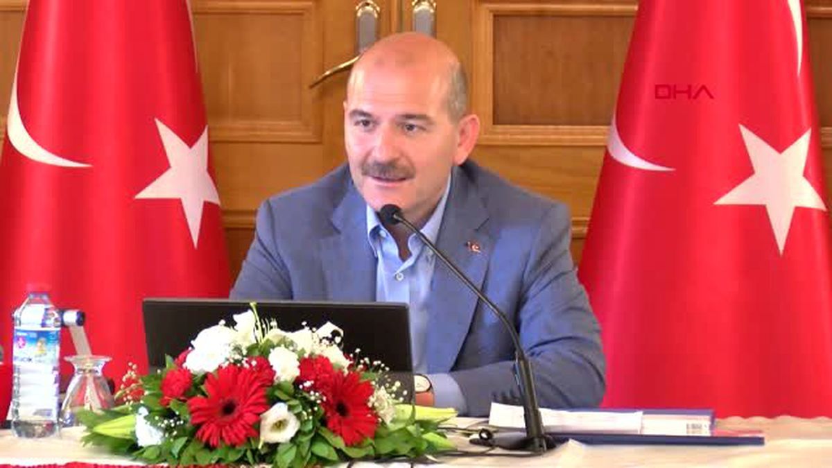 İÇİŞLERİ BAKANI SOYLU ÜSKÜDAR'DA MUHTARLARLA BULUŞTU