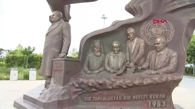 İSTANBUL-RAUF DENKTAŞ'IN TORUNUNDAN BEYLİKDÜZÜ'NDEKİ RAUF DENKTAŞ ANITI ÖNÜNDE AÇIKLAMA İSTANBUL-RAUF DENKTAŞ'IN TORUNUNDAN BEYLİKDÜZÜ'NDEKİ RAUF DENKTAŞ ANITI ÖNÜNDE AÇIKLAMA