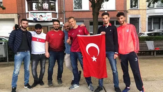 Krize neden olan 'fırçacı Belçikalı': Türkleri çok seviyorum Krize neden olan 'fırçacı Belçikalı': Türkleri çok seviyorum