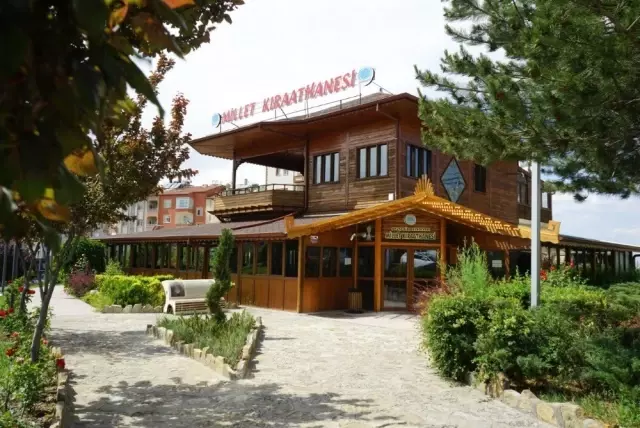Millet Kıraathaneleri gençlerin buluşma noktası oldu