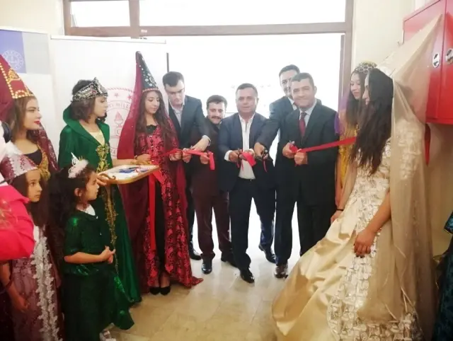 'Muhteşem Yüzyıl'ın kıyafetlerini çocuklar sergiledi